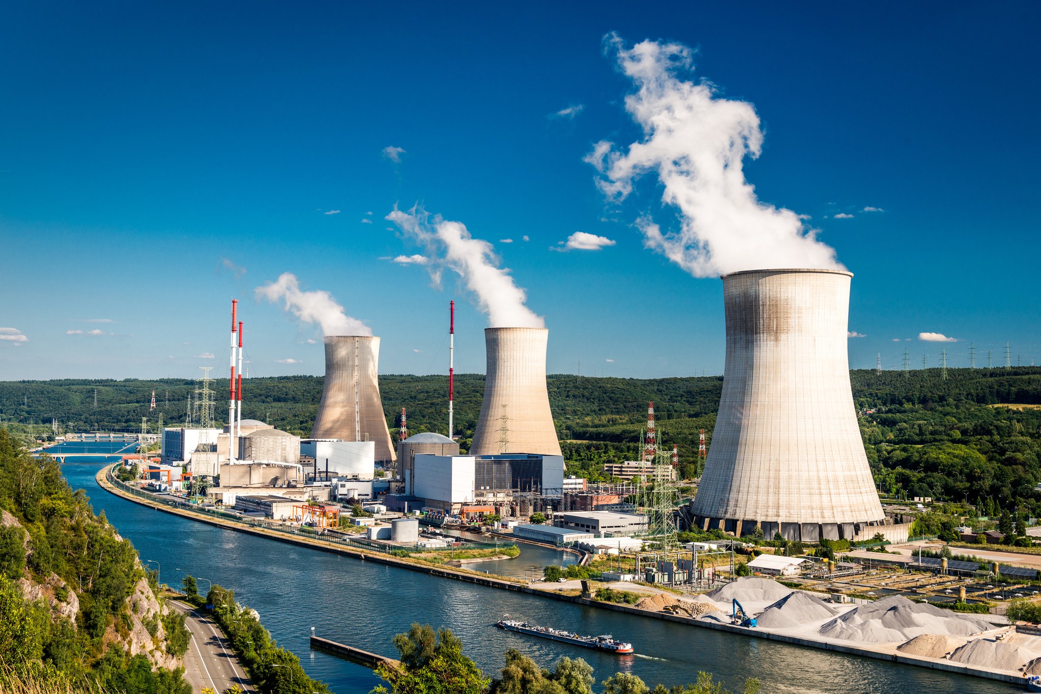 Energía nuclear y estabilidad energética: un análisis para la industria de  Data Centers - DCD