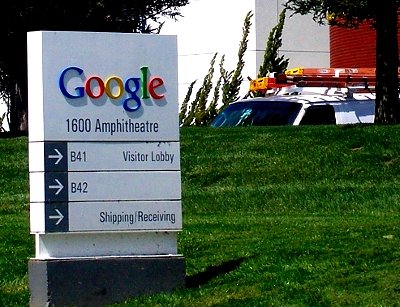 Front lawn at the Google headquarters. Source: Wikimedia Commons
