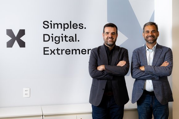 Gustavo Rabelo (Extreme Group) e Gustavo Pavanelli (GPS IT) selam integração estratégica entre as empresas.