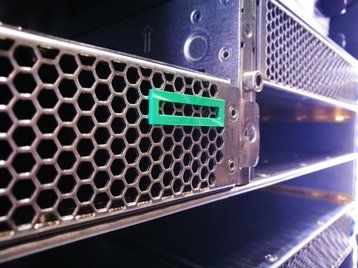 HPE rack side