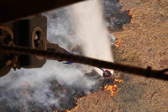 Hawaii_Army_National_Guard_fighting_Maui_wildfires,_August_9,_2023.jpg