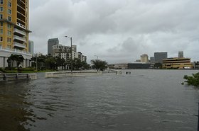 Hurricane_Idalia_storm_surge_Bayshore_Boulevard_Tampa_4.jpg