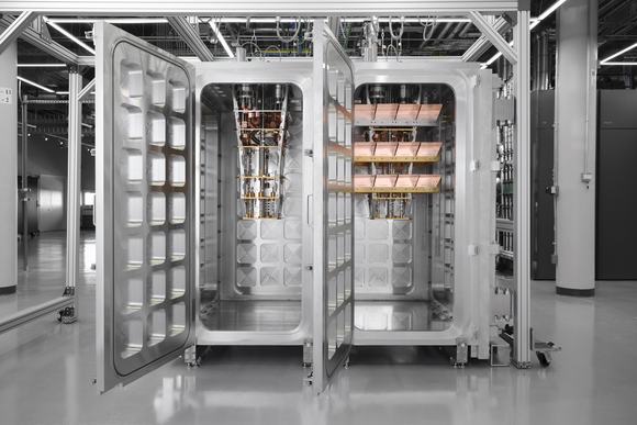 IBM-Modular-Cryogenics