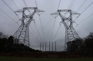 Transmission lines Prince William.JPG