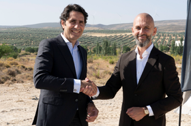 Ignacio Cuerva, CEO de Cuerva y Gísli Kr. Katrínarson, CEO de Alto Infraestucture.
