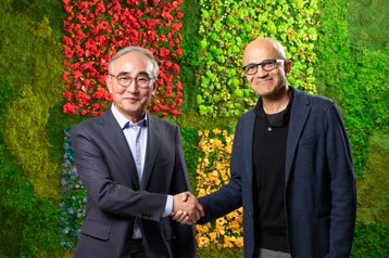 Satya Nadella and Kim Young-sup