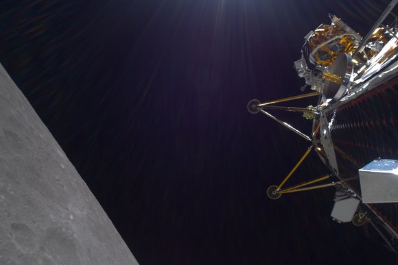 LONESTAR_DATA_HOLDINGS__Athena_Enters_Lunar_Orbit_With_Freedom_Aboard_Credit_Intuitive_Machines.jpg