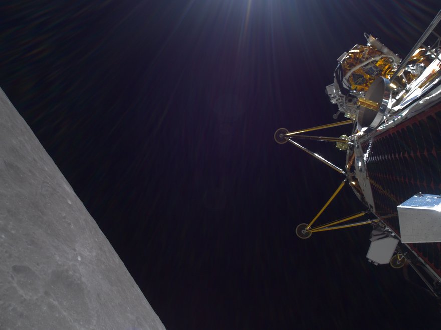 LONESTAR_DATA_HOLDINGS__Athena_Enters_Lunar_Orbit_With_Freedom_Aboard_Credit_Intuitive_Machines.jpg