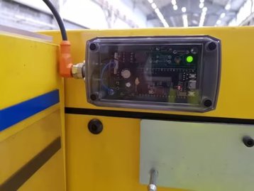 LoRaWAN-Sensor-on-AGV Volvo Group.jpg