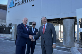 López-Valverde visita las obras del nuevo Centro de Procesamiento de Datos de la tecnológica norteamericana Iron Mountain