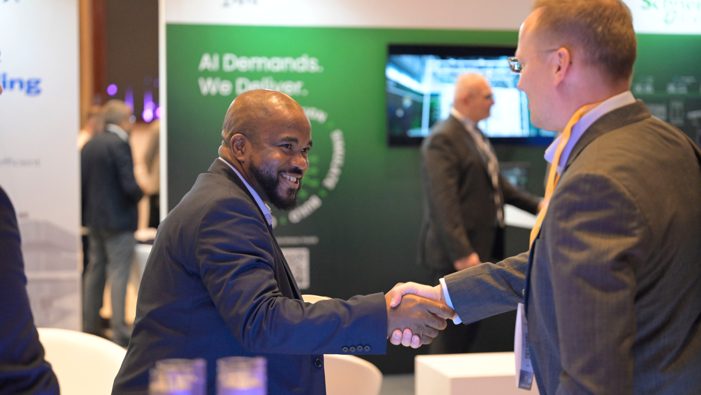 MENA27-EventPhotos-Networking (4)