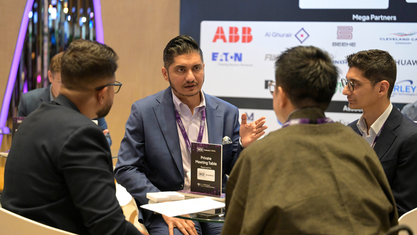 MENA27-EventPhotos-Networking (7)
