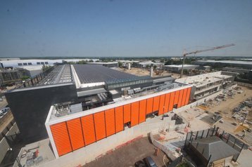 NTT-gyron-datacentre-02_hh2_elliott_wood.width-358