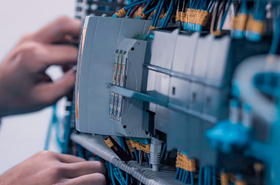 Structured cabling installation process in residential building electrical networks - SDx crop