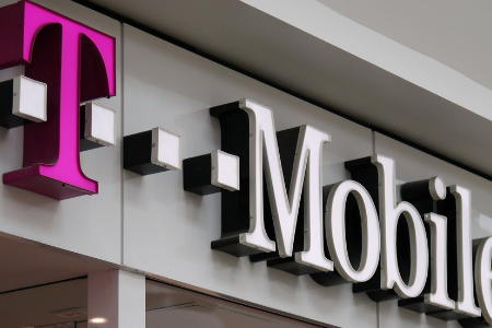 T Mobile store front inside a mall in New Jersey