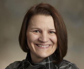 Nicole Dierksheide Headshot (1)