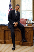 ObamaOnTable_0.gif