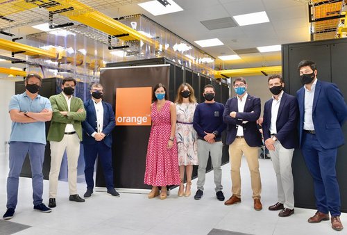 La alcaldesa de Santander inaugura el nuevo Data Center de Orange