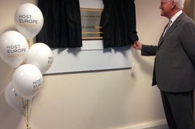 Lord Birt officially opening Host Europe Group's DC5 facility in Leeds