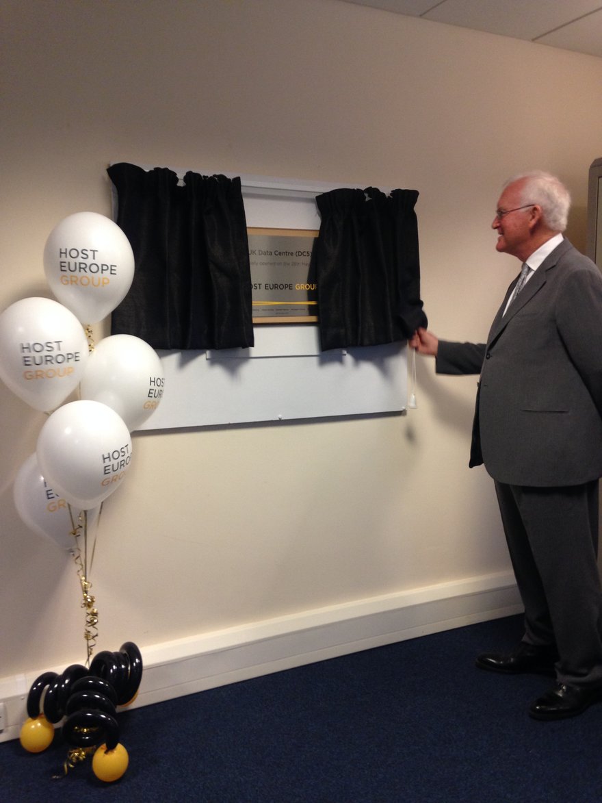 Lord Birt officially opening Host Europe Group's DC5 facility in Leeds