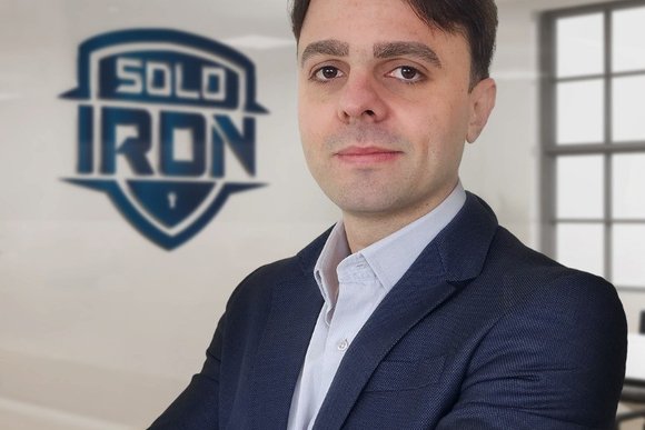 Ramon Ribeiro, Solo Iron