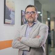 Roberto Lares