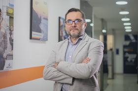 Roberto Lares
