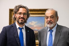Santiago Cafiero y Carlos Slim.jpg