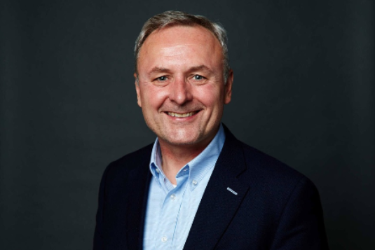 Jason Beckett, Hitachi