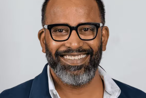 Srujan Akula headshot