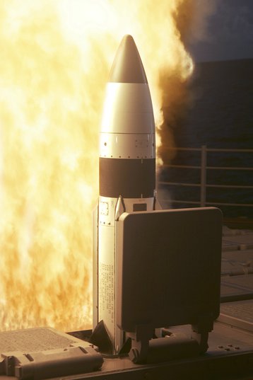Standard_Missile_III_SM-3_RIM-161_test_launch_04017005.jpg