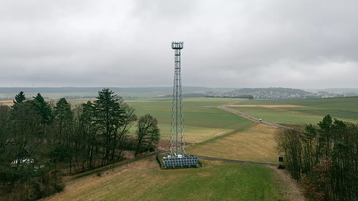 Teaser-Energieautarker-Standort-Kirtorf-Mobilfunkantenne-1280x720