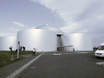 The-Pearl---Reykjavik-water-storage-edited.original.jpg