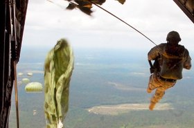 US-Army-parachute-jump.jpg
