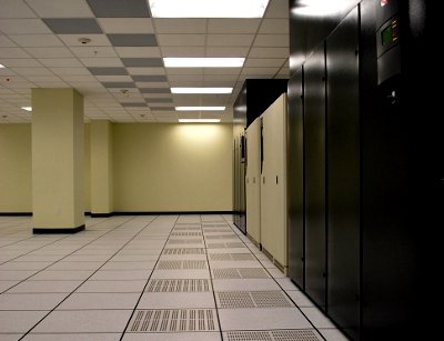 Vacant-data-center-floor.JPG