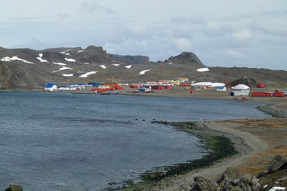 Villa-Las-Estrellas-Antarctica