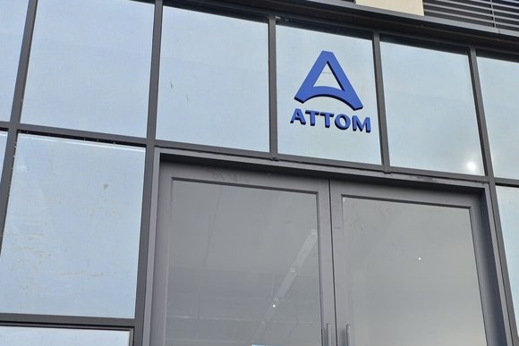 Attom