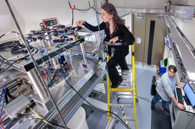 UChicago researchers Leah Weiss and Grant Smith work in the lab of Prof. David Awschalom