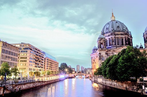 berlin-cathedral-1882397__340.jpg