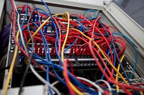 cable tangle DCIM AIM infrastructue management Thinkstock moodboard.jpg