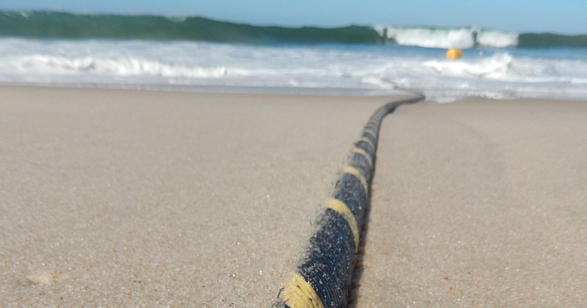 Qué son y cómo se instalan cables submarinos de fibra óptica