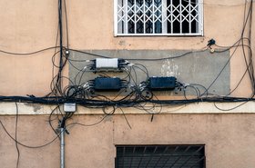 cable fibra fachada
