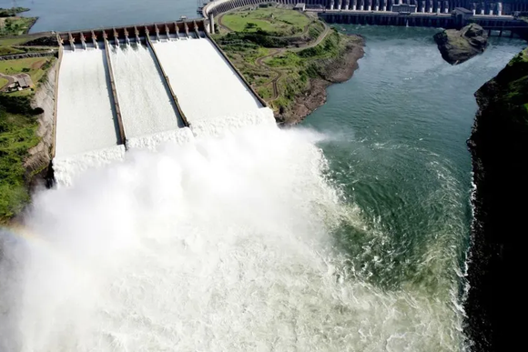 central hidroeléctrica binacional de Itaipú paraguay