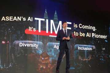Aka Dai, Director of Huawei Cloud Marketing speaking at the ASEAN AI Malaysia Summit 2025