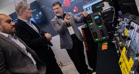 day02_exhibition_showfloor_01-min
