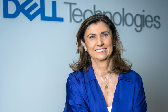dell nueva directora.png