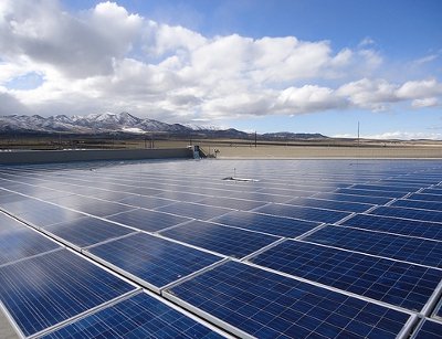 Solar array by SPG Solar on the roof of eBayÔÇÖs Topaz data center in Utah. Courtesy of eBay.