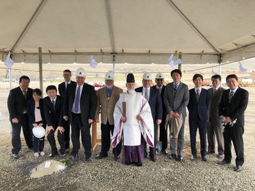 A priest blesses the construction site for Yahoo Japan's data center in East Wenatchee, Washington State