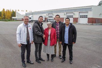 (L-R) Patrik Öhlund, CEO Node Pole; Gabriel Parada, COO The Future of Mining; Helena Helena Öhlund, Mayor Älvsbyn City; Lukas Foster, Operations Manager, The Future of Mining; Gianfranco Castillo, CEO, The Future of Mining