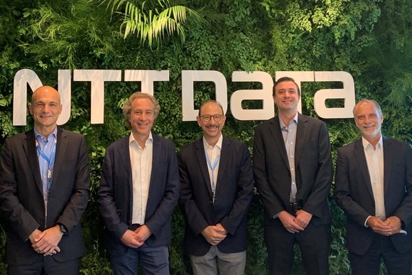 Atsushi Ogihara (Regional Director, Americas NTT DATA), Miguel Teixeira (CEO NTT DATA Americas), Bertrand Salomon (Deputy CEO Transatel), Ricardo Neves (CEO NTT DATA Brazil), Jefferson Anselmo (SVP LATAM, NTT Ltd.), Pablo Pereira (CEO NTT DATA Argentina),